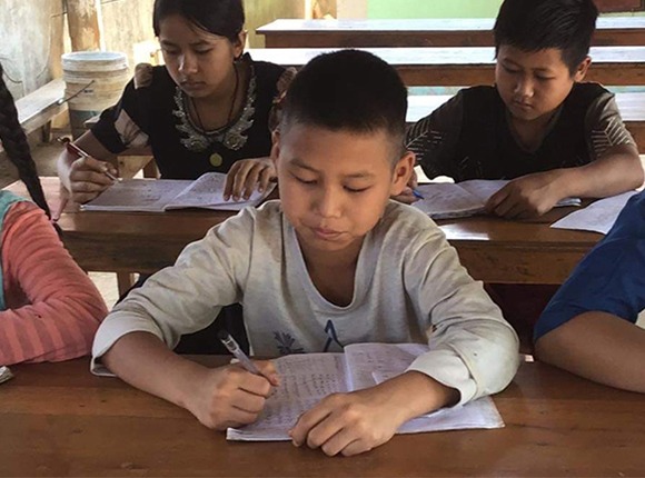 Photo of Burmese children at school